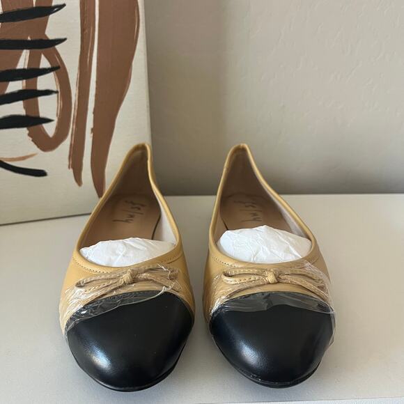 NEW French Sole Tuckernuck Camille Cap Toe Tan Black Leather Flats Size 8 - Picture 3 of 8